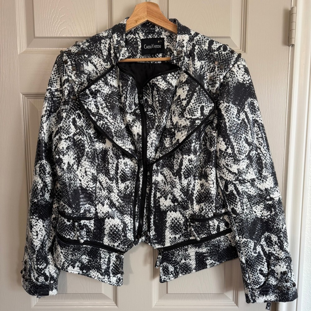 Chouyatou Womens XL Snakeskin Print Studded Faux Leather Moto Biker Jacket Black